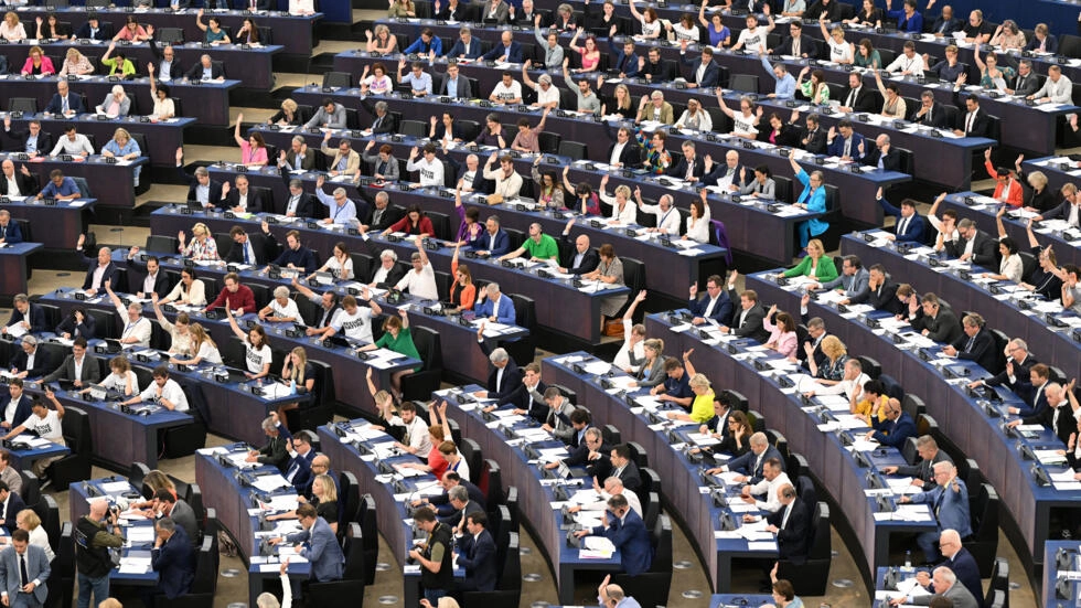 フランスがスパイウェアの使用を主張する中、EUメディア自由法に先立つ厳しい協議