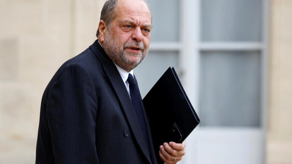 エリック・デュポン=モレッティ法務大臣が共和国司法裁判所で裁判