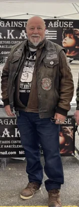 77歳のBernard Mignotは、2015年後半にブルターニュでUbaka(Urban Bulldogs Against Kids Abuse)のフランス支部を設立しました。© Ubaka Bretagne