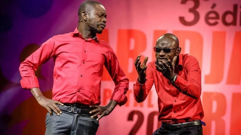 アビジャンの「笑いの祭典」はアフリカのスタンドアップコメディを祝う