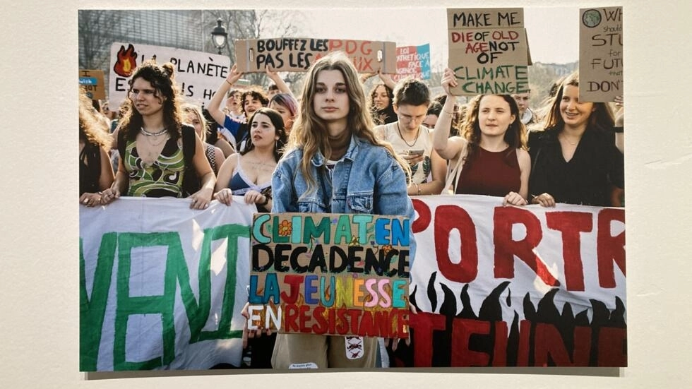 写真：200人の写真家が撮影した2020年代のフランスの巨大な肖像画