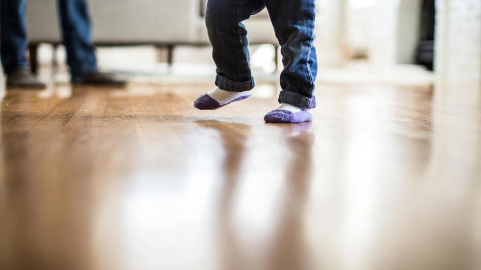 国際的な養子縁組：フランスは繰り返される「違法行為」を認めている