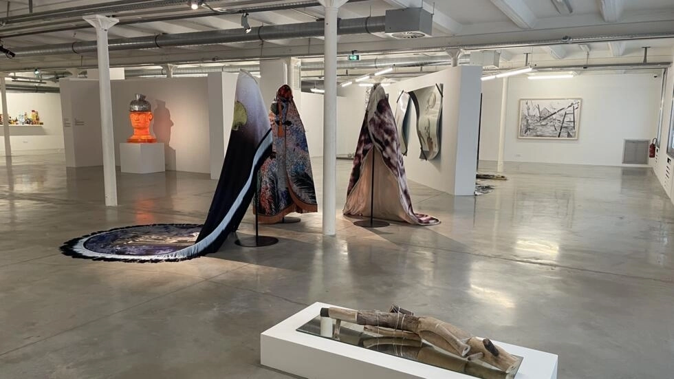 展覧会はマルセイユを「グローバルサウスへのゲートウェイ」として祝います