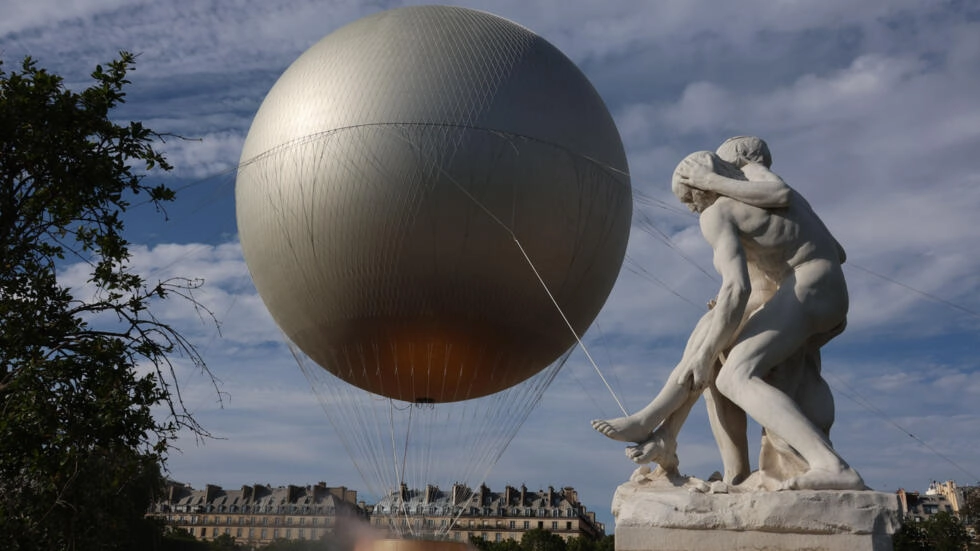 グレーターパリ地域は、観光客の数が増加し続ける中、オリンピックの後押しを主張している