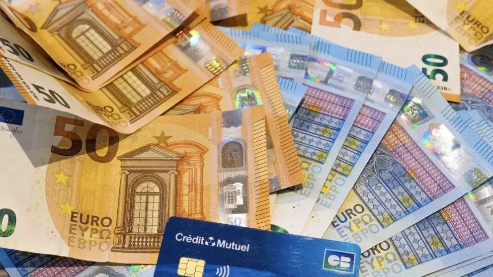 フランスのベルトを締める予算には何があり、それは支持を得ることができますか？