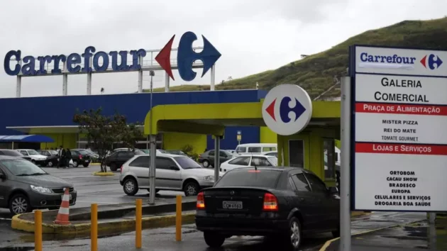 ブラジルは貿易争いをめぐってフランスのカルフールチェーンへの地元の肉の配達を阻止した