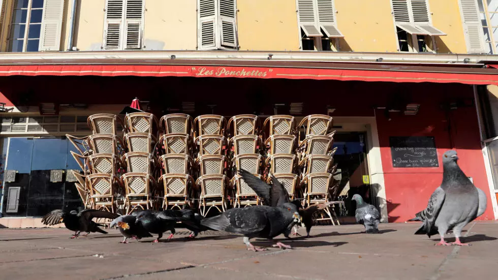 マクロンは、最初のCovidロックダウンから5年後のフランスの連帯を称賛します