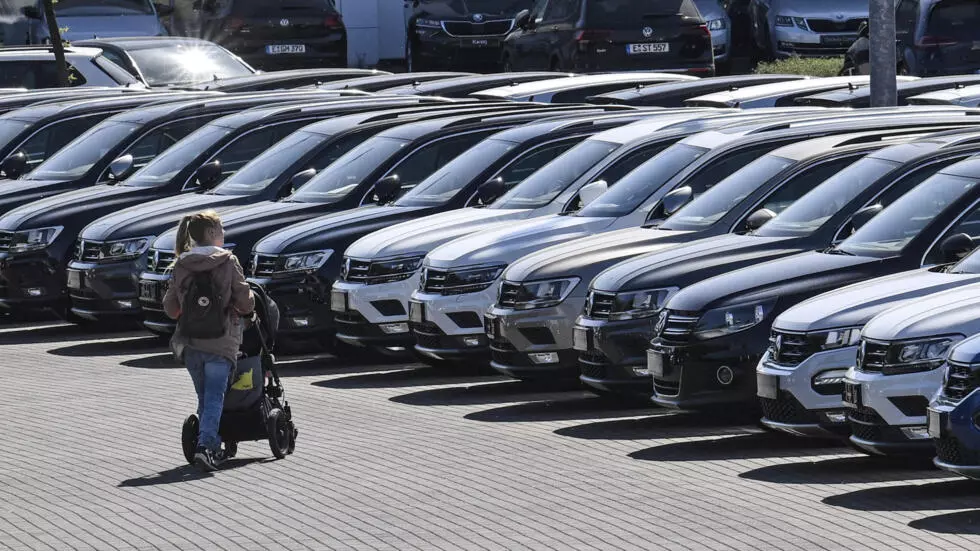 トランプが外国車に25%の関税を課した後、EUは報復を誓う