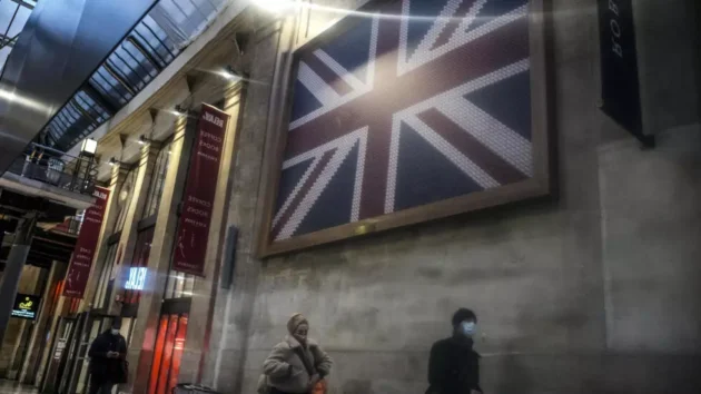 英国はヨーロッパの訪問者のための新しいオンライン入国許可を導入します