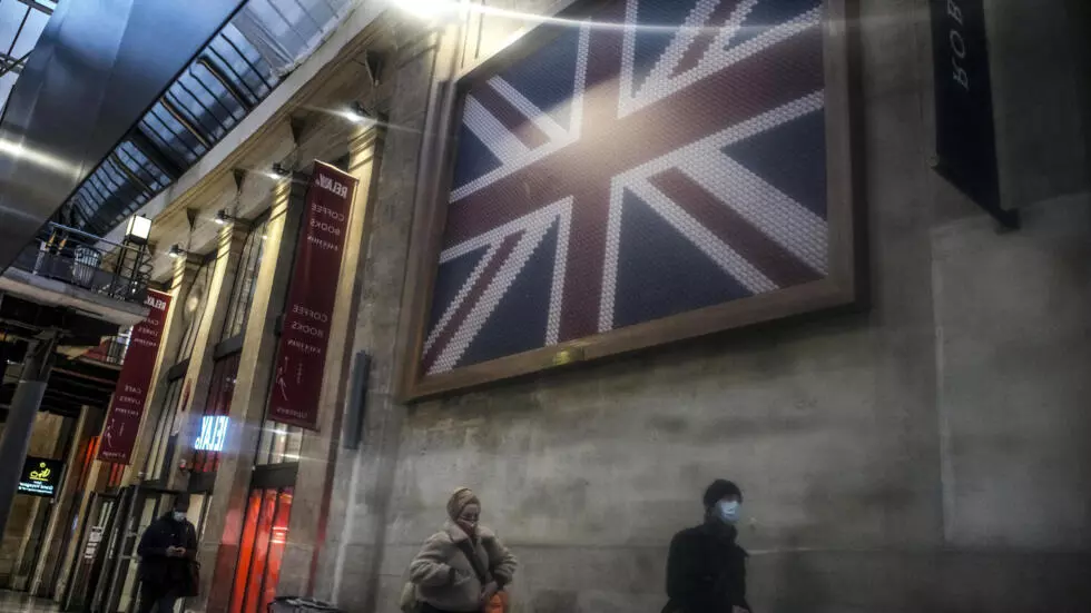 英国はヨーロッパの訪問者のための新しいオンライン入国許可を導入します