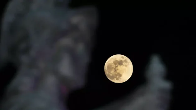 パワープレー：NASAが月のライバルを追い出すために核に賭けている理由