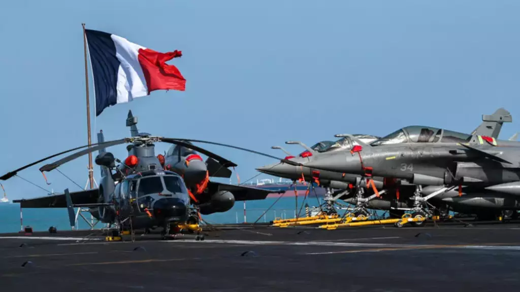 NATOが防衛要求を強化するにつれて、フランスは再軍備の緊張に直面している