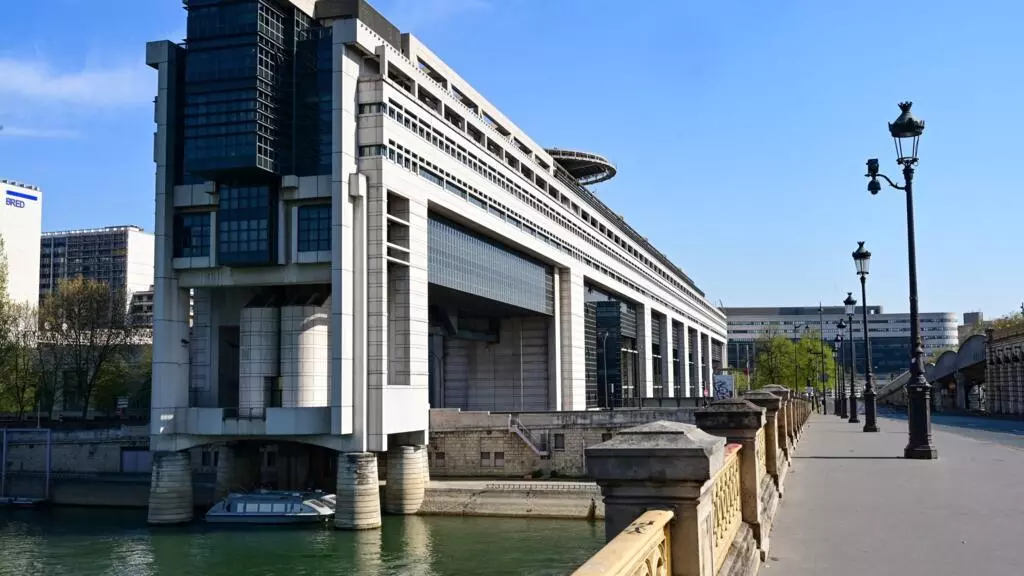 フランスの借金：私たちはどうやってここにたどり着いたのか、そしてそれはどれほど危険なのか？