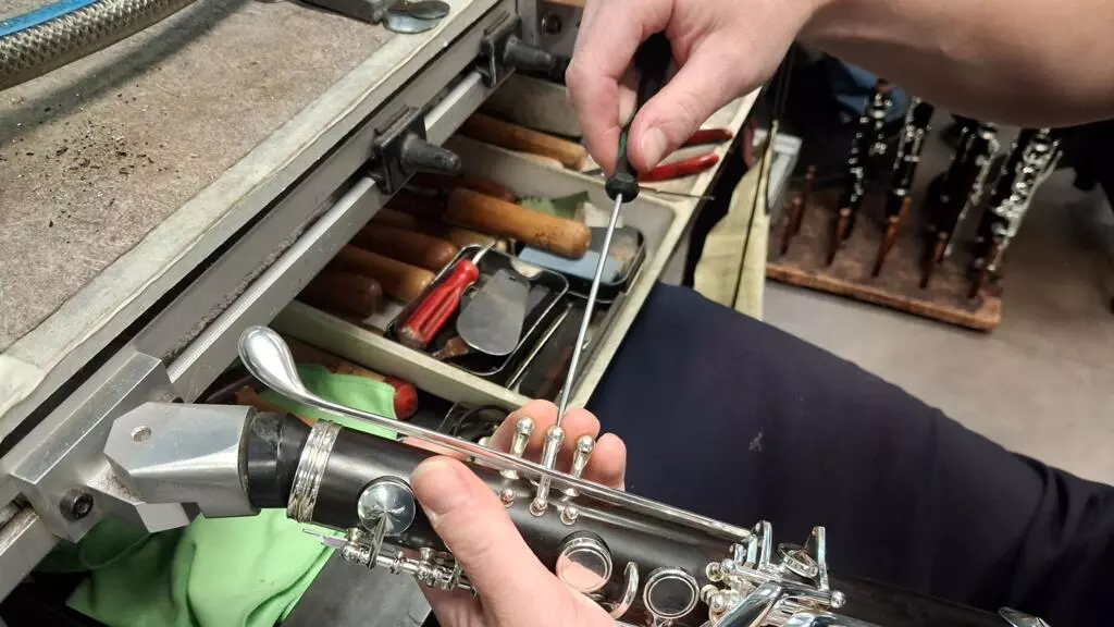 フランスの楽器メーカーは、何世代にもわたるミュージシャンが米国の関税によって脅かされていると言います