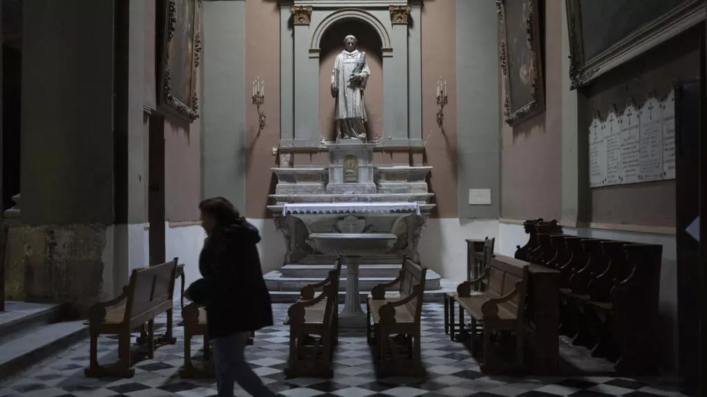 フランスでは、神聖な芸術を標的とした教会の窃盗が急増している