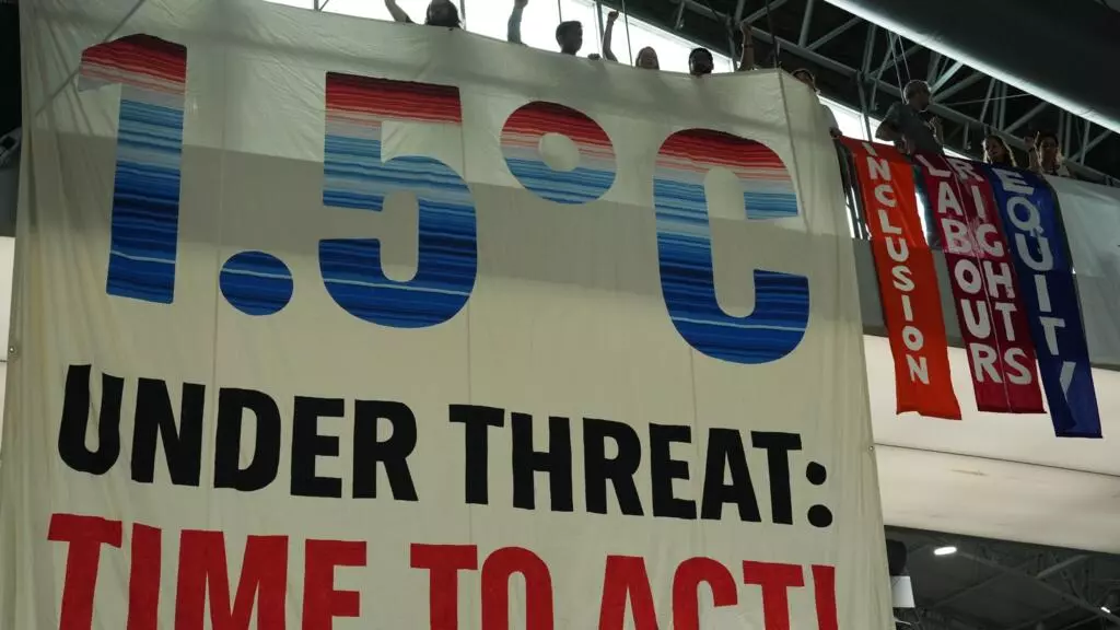 「グラスが半分いっぱいになっているのを見るのは難しい」：パリの気候協定の評決は10時