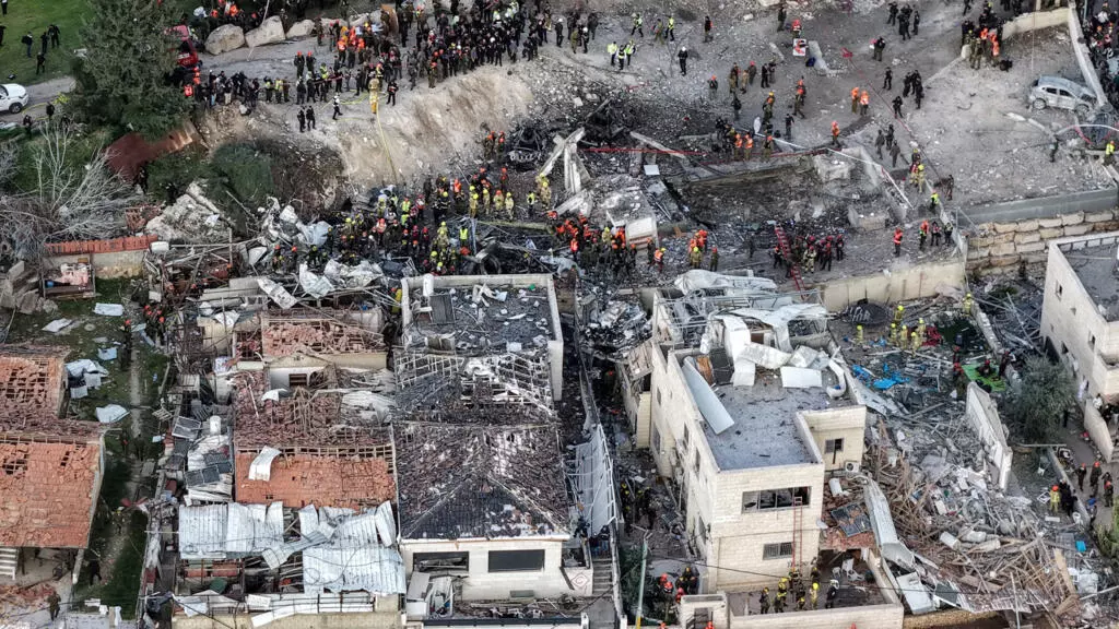 イランは米国の防空備蓄が逼迫する中、弱くなったが危険である